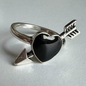 Onyx arrow through the heart ring